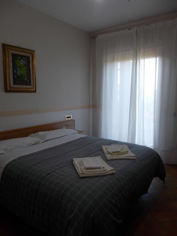 Casa Degli Ulivi Ξενοδοχείο Τίβολι Δωμάτιο φωτογραφία