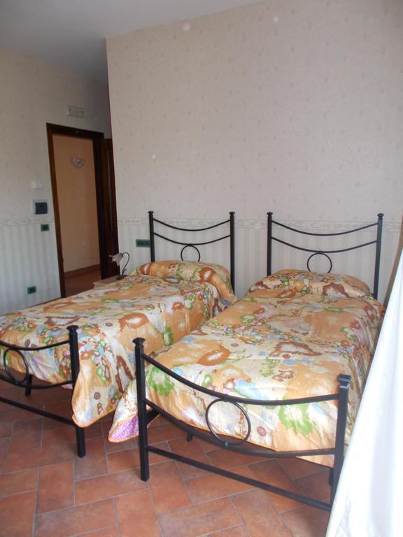 Casa Degli Ulivi Ξενοδοχείο Τίβολι Δωμάτιο φωτογραφία